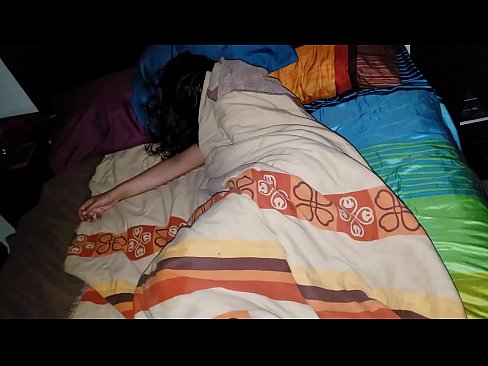 ❤️ Vicfilo kritikante sian junan duonpatrinon dum ŝi dormas. ❤❌ Porno ĉe eo.drpornofilme.ru ❌️